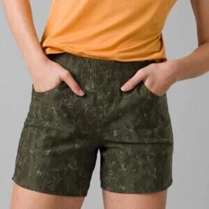 Prana UPF 50+  Halle E-Waist Short II Evergreen Camo Women's Size 12